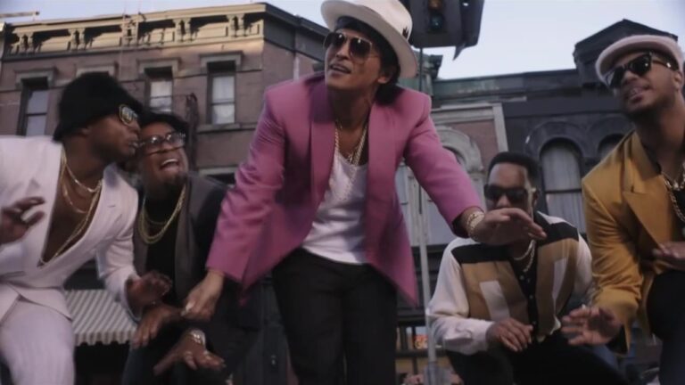 0467 Mark Ronson ft. Bruno Mars - Uptown Funk
