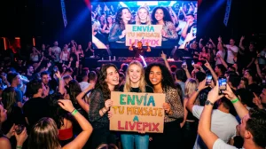 Fotos del público en pantalla: cómo preparar el QR de tu boda